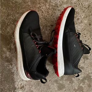 Size 6 women’s Sketchers golf shoes black and red.
